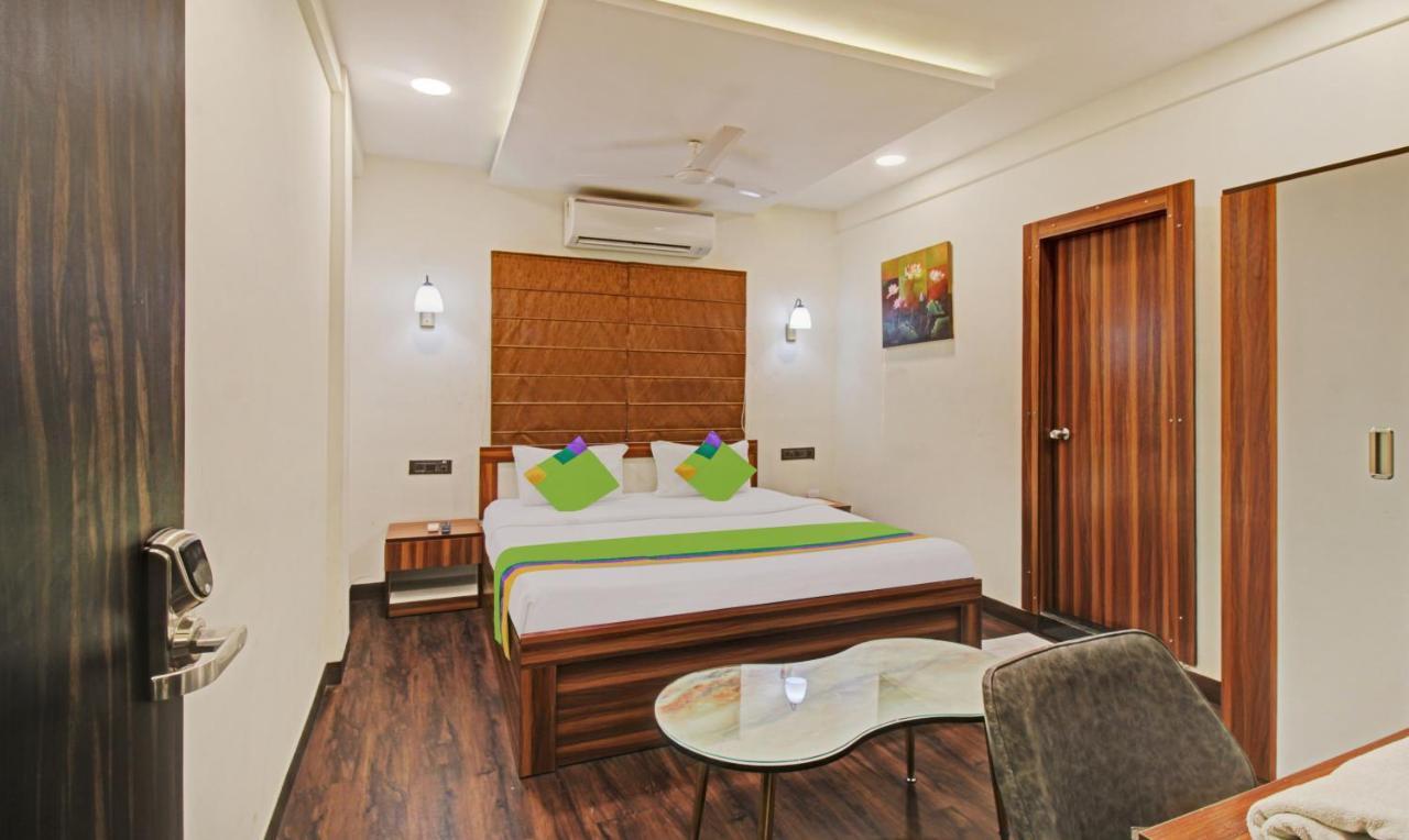 Treebo The Boss Hotel Rāipur Exterior photo