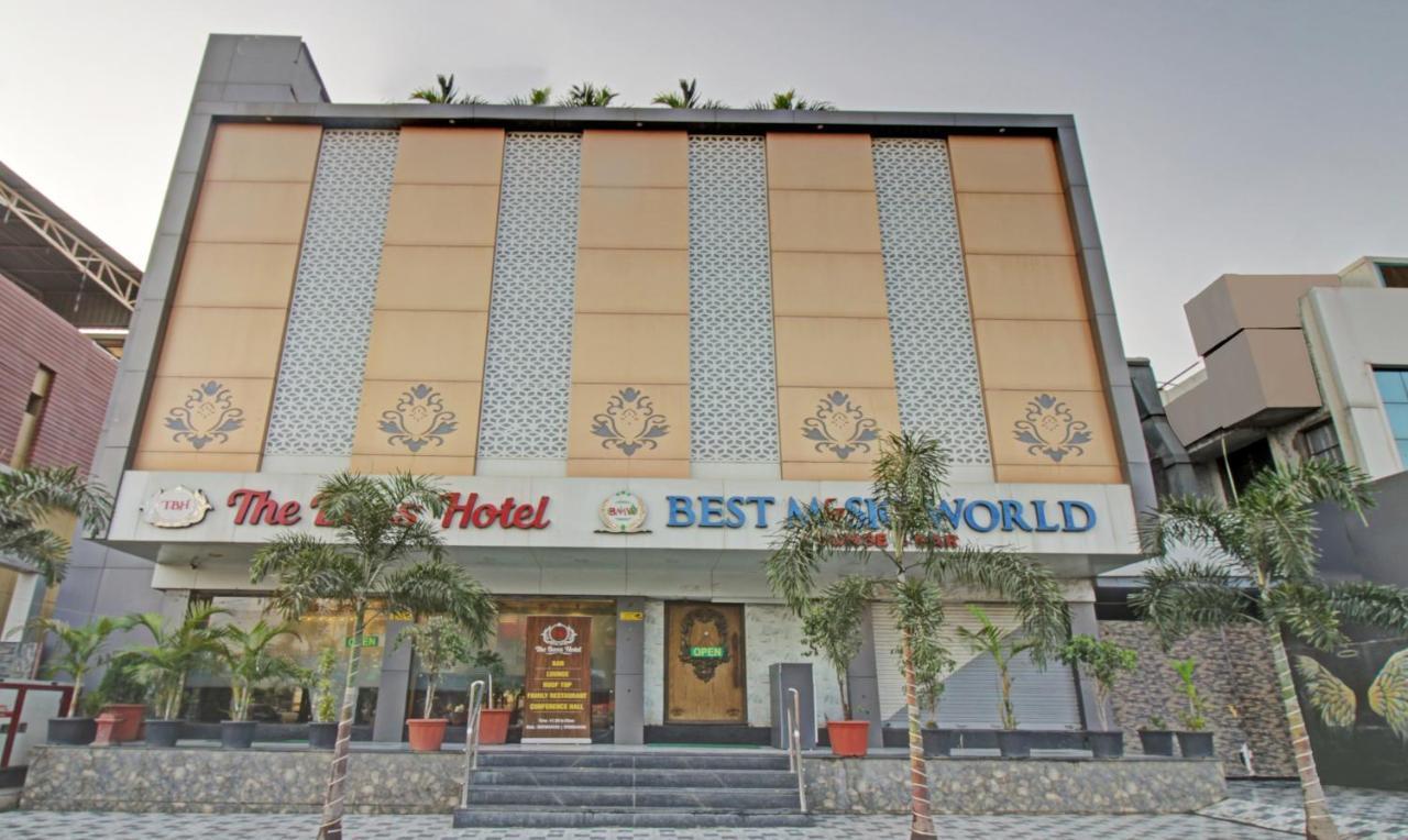 Treebo The Boss Hotel Rāipur Exterior photo