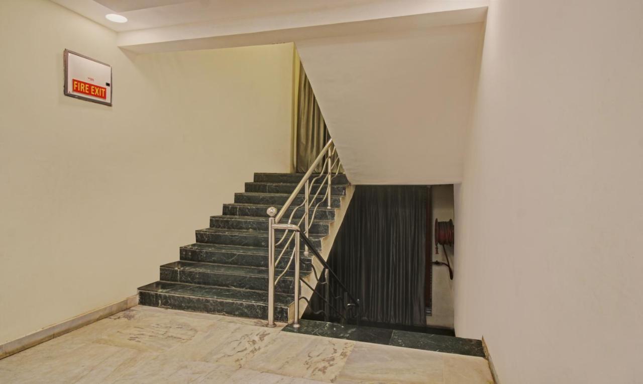 Treebo The Boss Hotel Rāipur Exterior photo