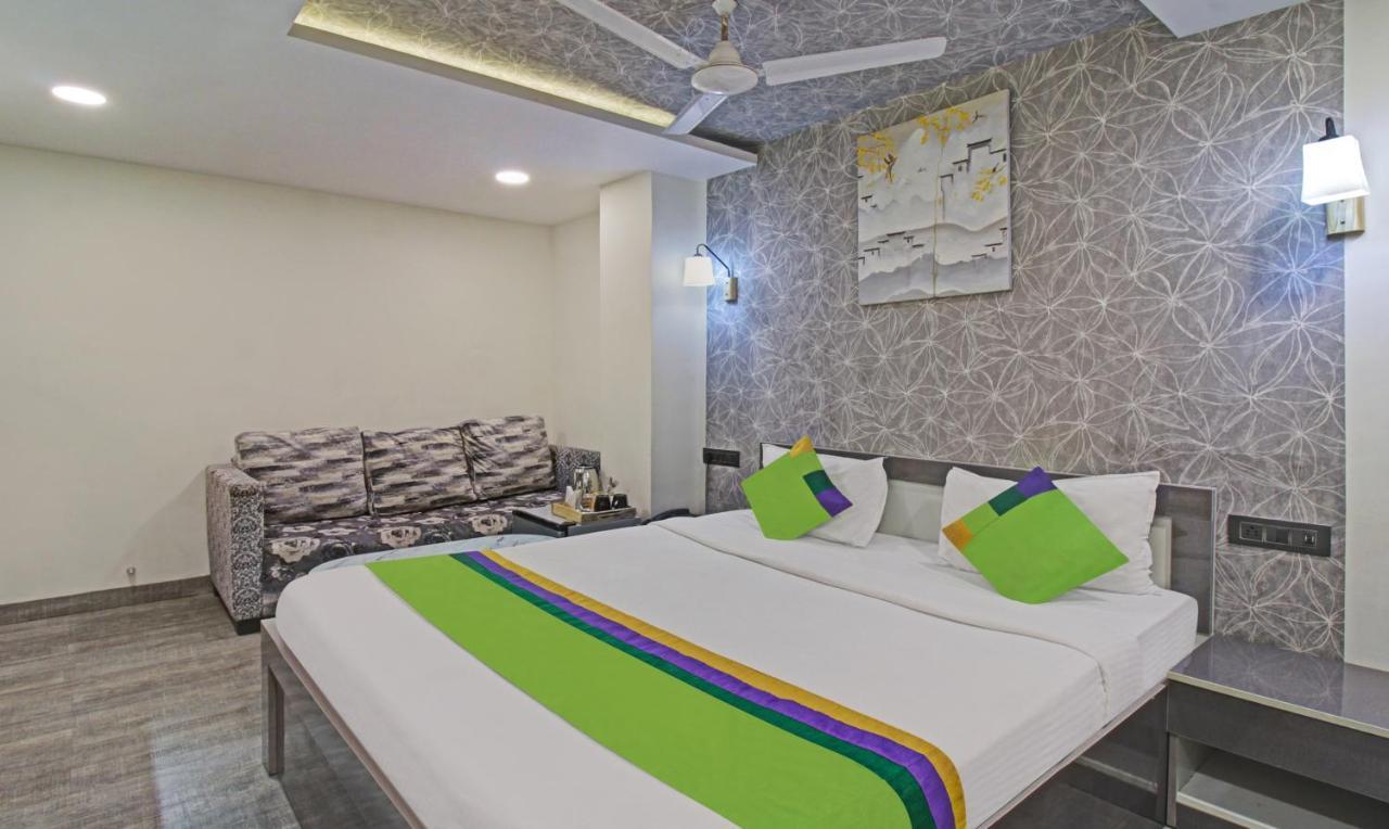 Treebo The Boss Hotel Rāipur Exterior photo